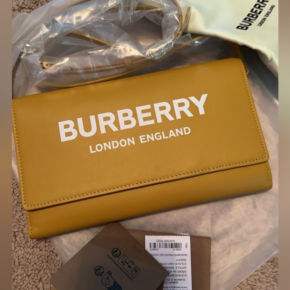 Authentic Burberry wallet on chain crossbody bag $990+tax - Picture 8 of 8